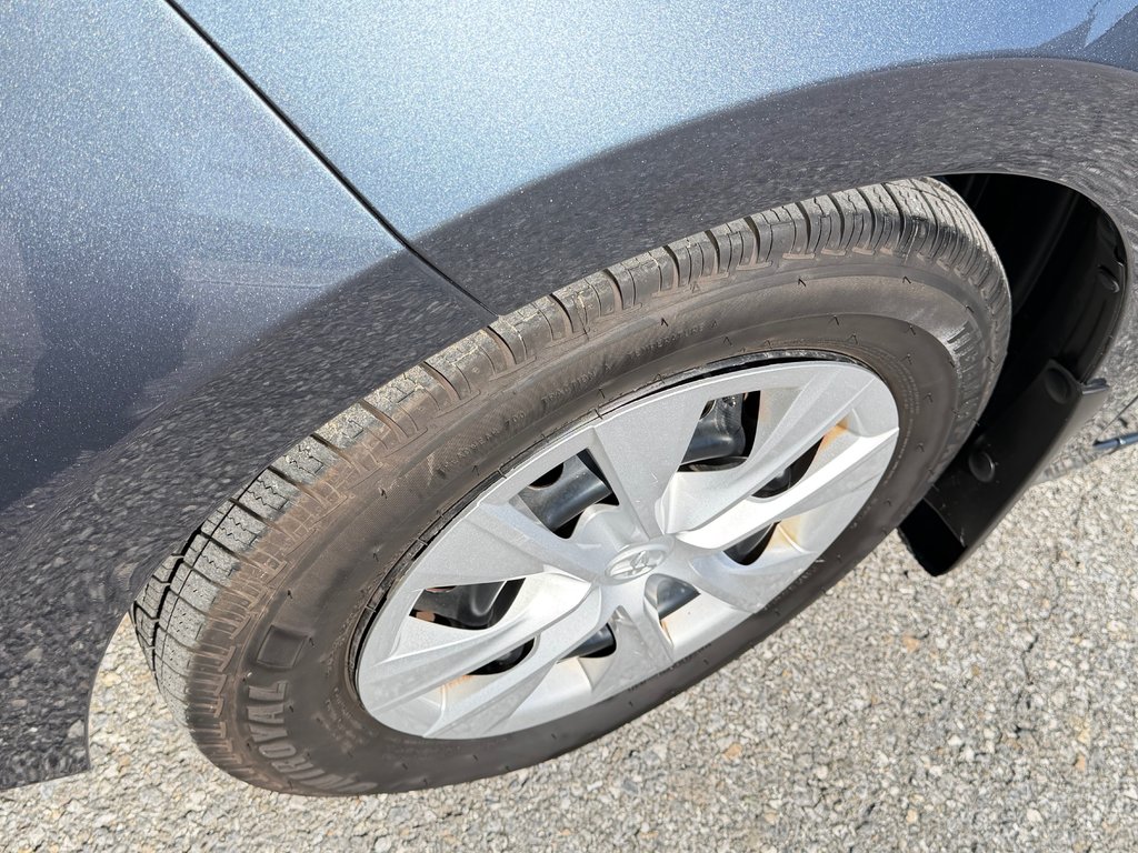 Toyota Corolla CE / AUTOM + AC / BAS KILOS / WOW !!! / 2019 à Thetford Mines, Québec - 12 - w1024h768px