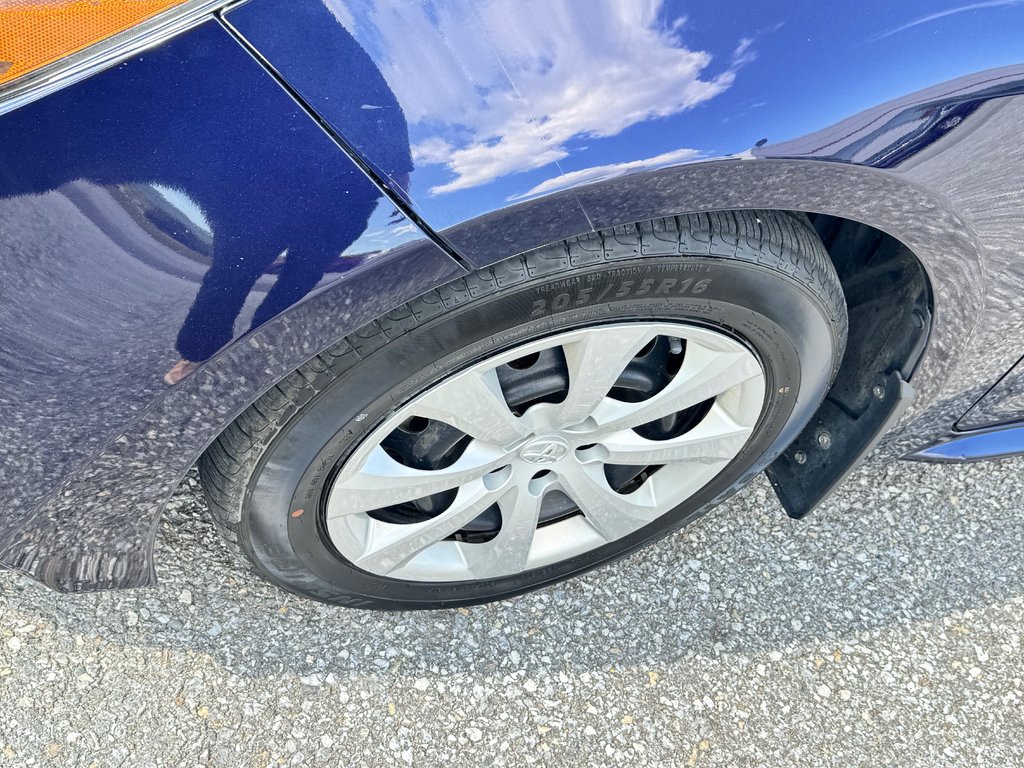Toyota Corolla LE / AUTOM / FIABILITÉ LÉGENDAIRE / 2020 à Thetford Mines, Québec - 13 - w1024h768px