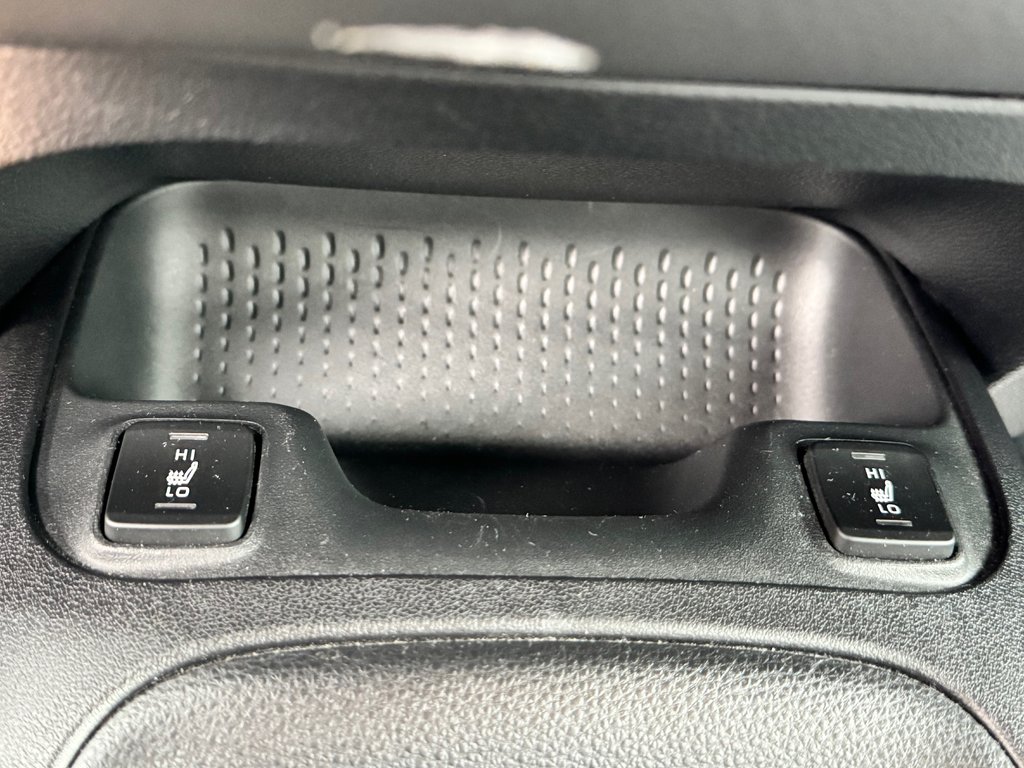 2020 Toyota Corolla LE / AUTOM / MAGS / SEULEMENT 17.000KM  WOW !!!! / in Thetford Mines, Quebec - 39 - w1024h768px