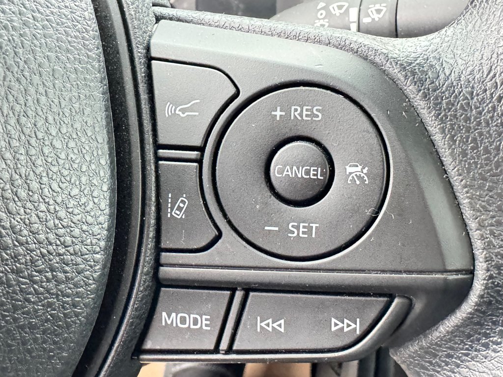 2020 Toyota Corolla LE / AUTOM / MAGS / SEULEMENT 17.000KM  WOW !!!! / in Thetford Mines, Quebec - 33 - w1024h768px