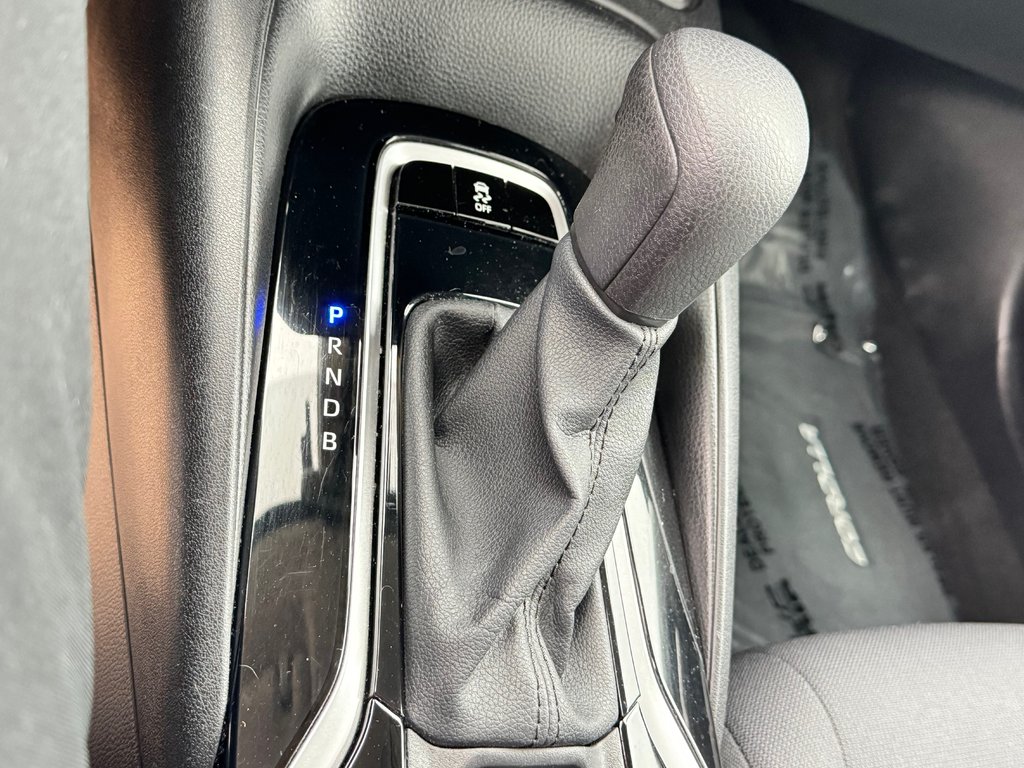 2020 Toyota Corolla LE / AUTOM / MAGS / SEULEMENT 17.000KM  WOW !!!! / in Thetford Mines, Quebec - 41 - w1024h768px