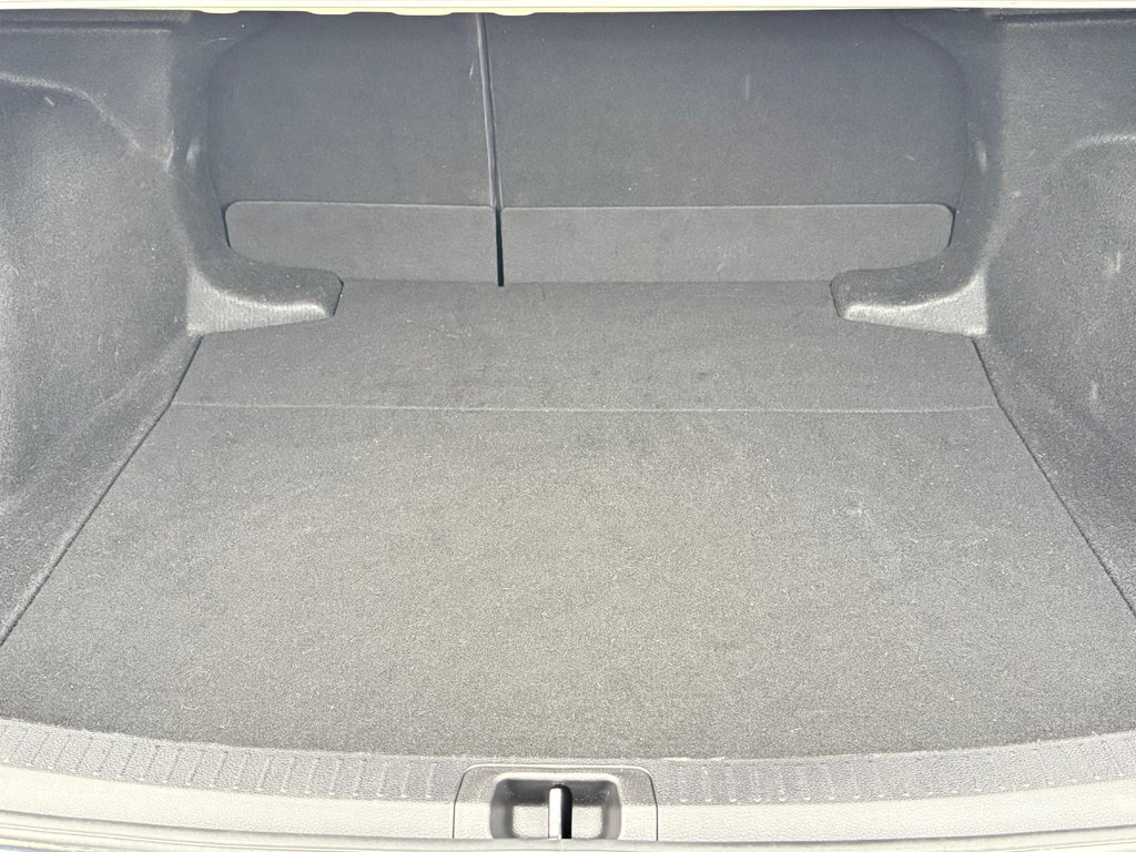 2020 Toyota Corolla LE / AUTOM / MAGS / SEULEMENT 17.000KM  WOW !!!! / in Thetford Mines, Quebec - 52 - w1024h768px