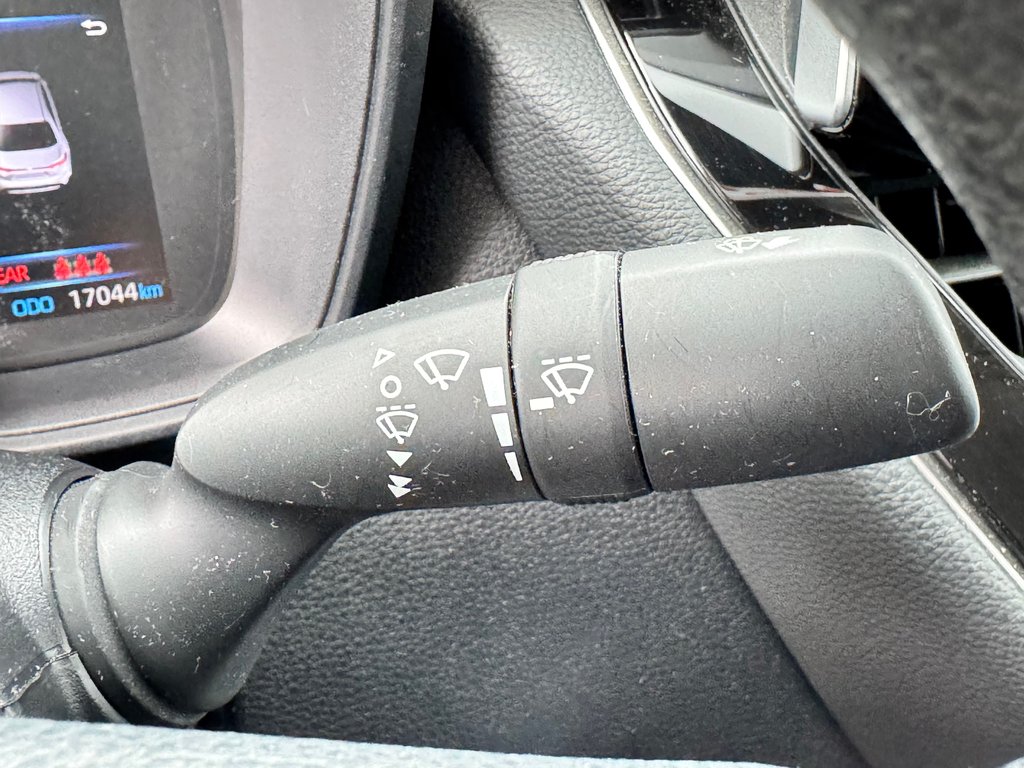 2020 Toyota Corolla LE / AUTOM / MAGS / SEULEMENT 17.000KM  WOW !!!! / in Thetford Mines, Quebec - 34 - w1024h768px