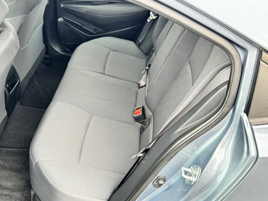 2020 Toyota Corolla LE / AUTOM / MAGS / SEULEMENT 17.000KM  WOW !!!! / in Thetford Mines, Quebec - 49 - w1024h768px