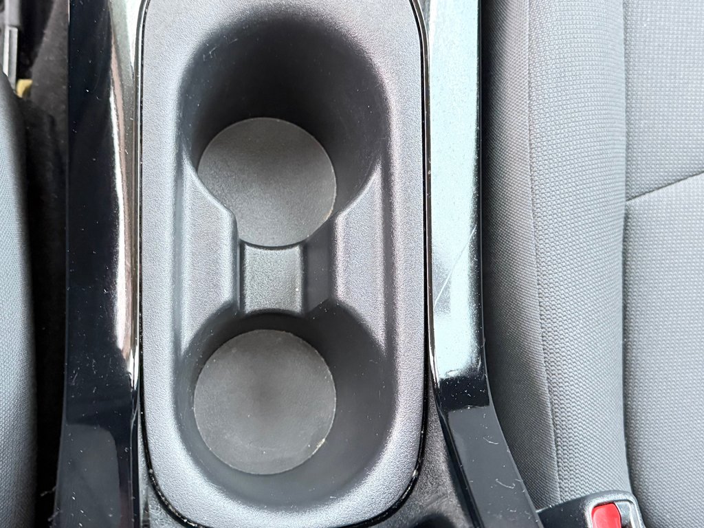 2020 Toyota Corolla LE / TOIT / MAGS / TRÈS BAS KILOS / A QUI LA CHANCE ? / in Thetford Mines, Quebec - 44 - w1024h768px