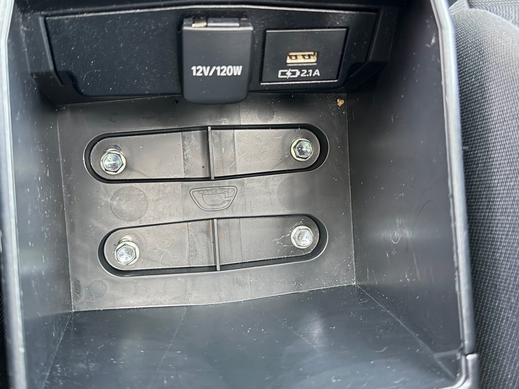 2020 Toyota Corolla LE / TOIT / MAGS / TRÈS BAS KILOS / A QUI LA CHANCE ? / in Thetford Mines, Quebec - 46 - w1024h768px