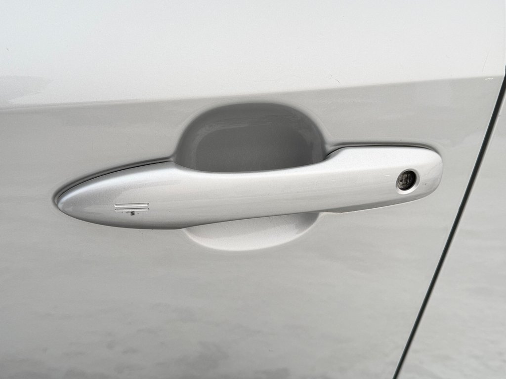 2020 Toyota Corolla LE / TOIT / MAGS / TRÈS BAS KILOS / A QUI LA CHANCE ? / in Thetford Mines, Quebec - 17 - w1024h768px