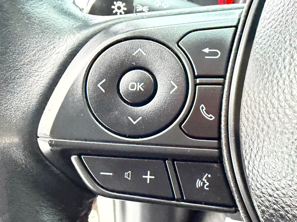 2020 Toyota Corolla LE / TOIT / MAGS / TRÈS BAS KILOS / A QUI LA CHANCE ? / in Thetford Mines, Quebec - 31 - w1024h768px