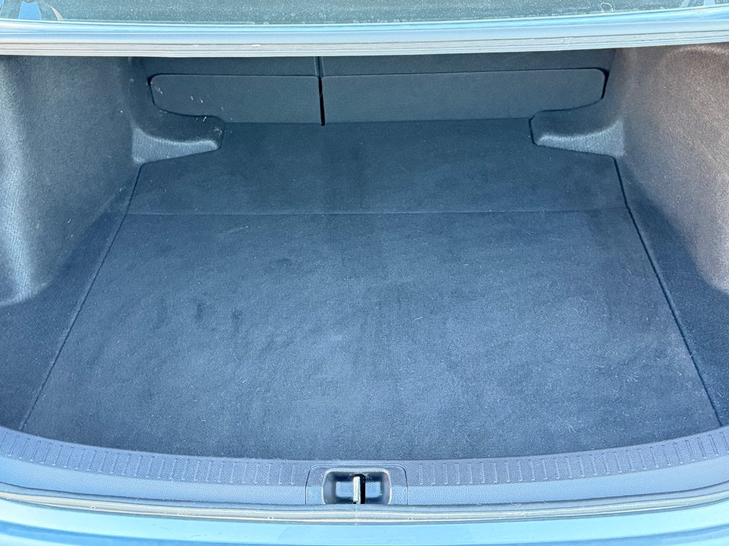 Toyota Corolla LE / AUTOM / BAS KILOS / PEA 21-10-27= 98.997KM / 2020 à Thetford Mines, Québec - 50 - w1024h768px