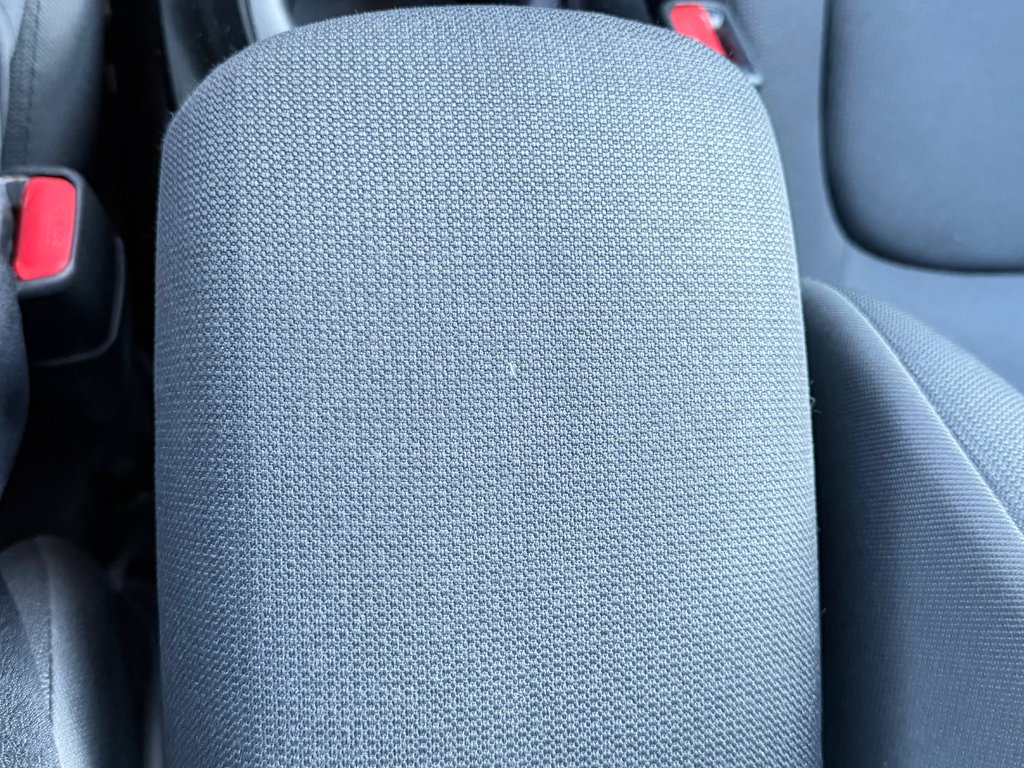 Toyota Corolla LE / AUTOM / BAS KILOS / PEA 21-10-27= 98.997KM / 2020 à Thetford Mines, Québec - 43 - w1024h768px