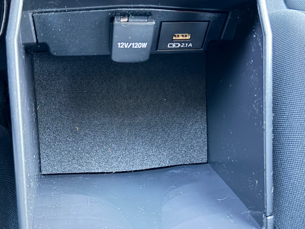 Toyota Corolla LE / AUTOM / BAS KILOS / PEA 21-10-27= 98.997KM / 2020 à Thetford Mines, Québec - 44 - w1024h768px