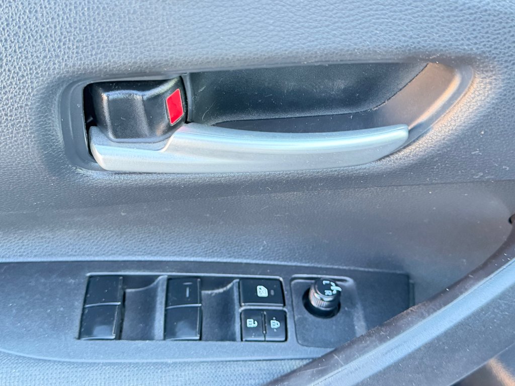 Toyota Corolla LE / AUTOM / BAS KILOS / PEA 21-10-27= 98.997KM / 2020 à Thetford Mines, Québec - 24 - w1024h768px