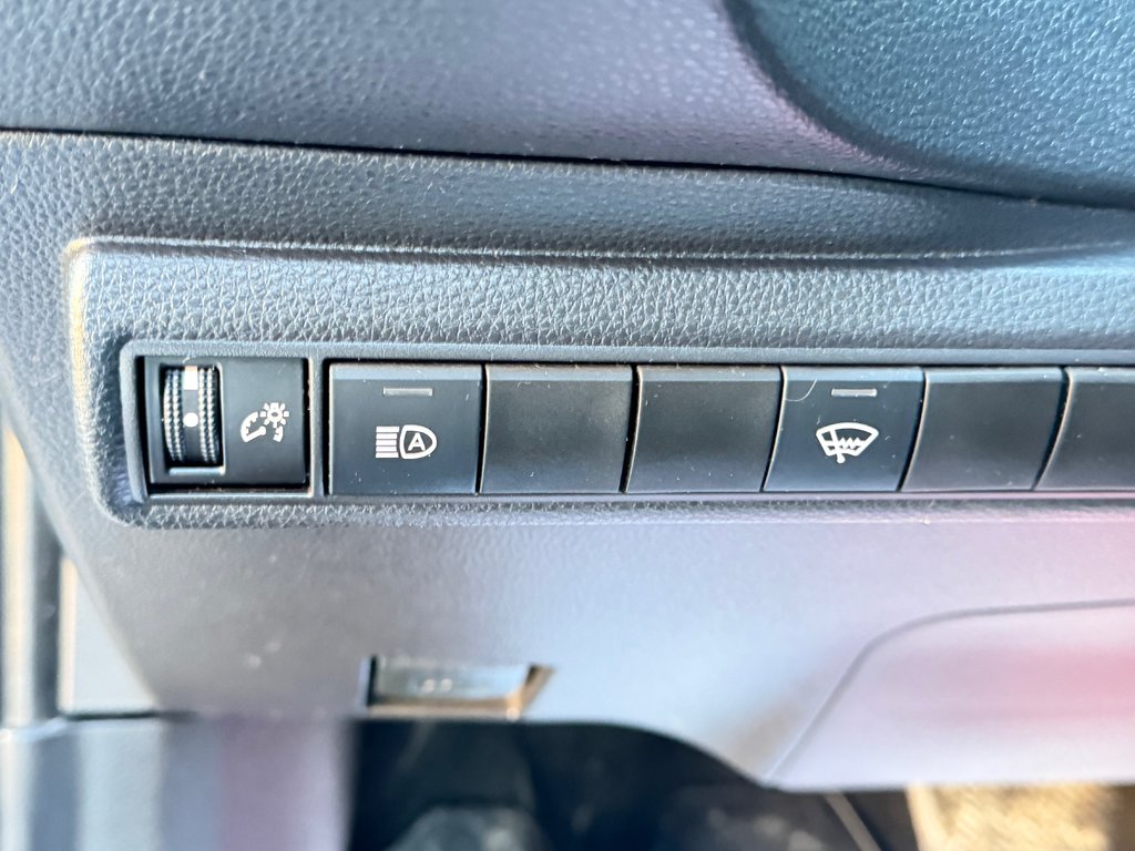 Toyota Corolla LE / AUTOM / BAS KILOS / PEA 21-10-27= 98.997KM / 2020 à Thetford Mines, Québec - 28 - w1024h768px