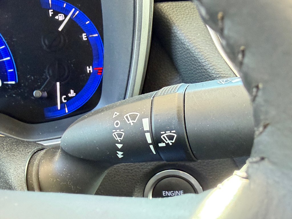 Toyota Corolla XLE / COMME NEUF !! / 1 PROPRIO : DAME 88 ANS / 2020 à Thetford Mines, Québec - 36 - w1024h768px