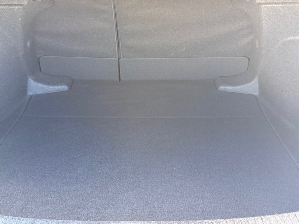 Toyota Corolla XLE / COMME NEUF !! / 1 PROPRIO : DAME 88 ANS / 2020 à Thetford Mines, Québec - 56 - w1024h768px