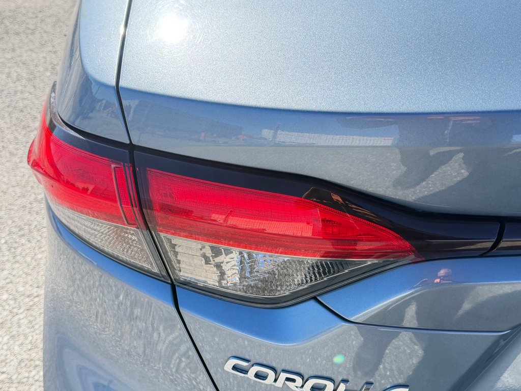Toyota Corolla XLE / COMME NEUF !! / 1 PROPRIO : DAME 88 ANS / 2020 à Thetford Mines, Québec - 20 - w1024h768px