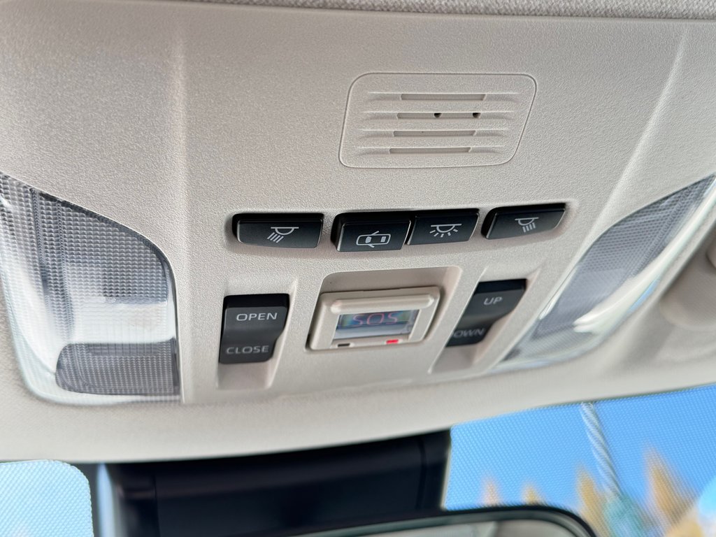 Toyota Corolla XLE / COMME NEUF !! / 1 PROPRIO : DAME 88 ANS / 2020 à Thetford Mines, Québec - 51 - w1024h768px
