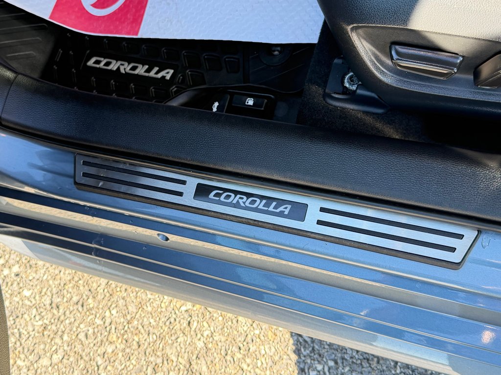 Toyota Corolla XLE / COMME NEUF !! / 1 PROPRIO : DAME 88 ANS / 2020 à Thetford Mines, Québec - 28 - w1024h768px