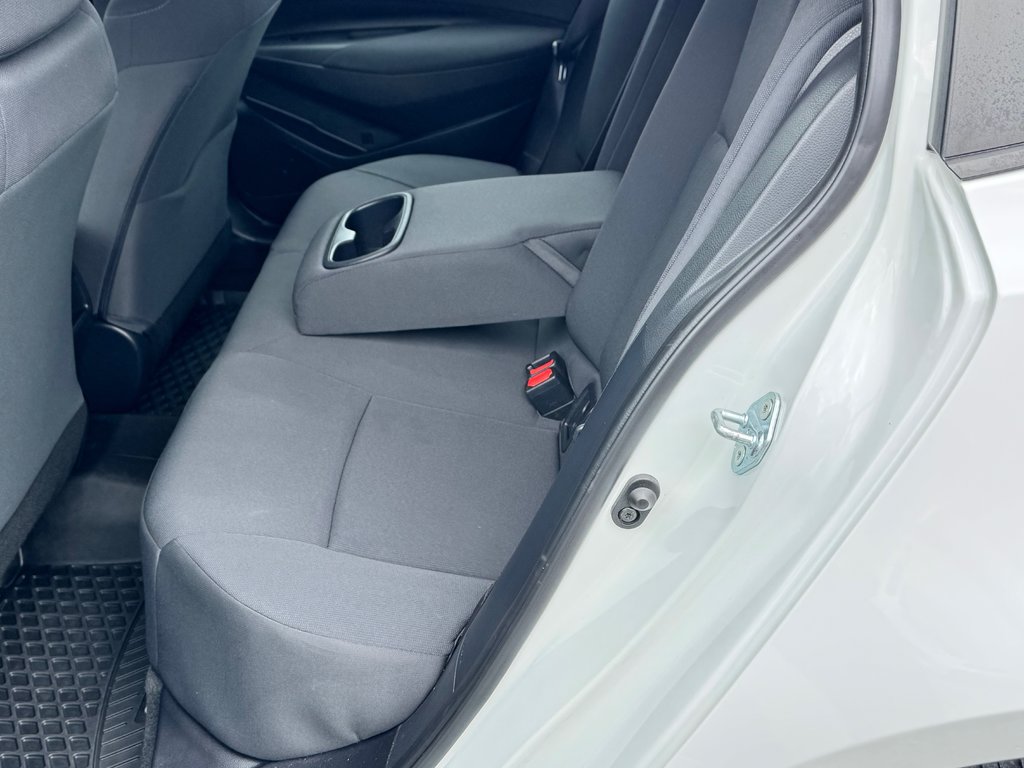 Toyota Corolla LE / TRÈS BAS KILOS / AUBAINE A SAISIR / 2021 à Thetford Mines, Québec - 50 - w1024h768px
