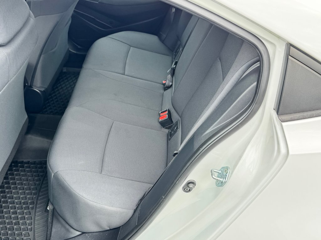 Toyota Corolla LE / TRÈS BAS KILOS / AUBAINE A SAISIR / 2021 à Thetford Mines, Québec - 48 - w1024h768px