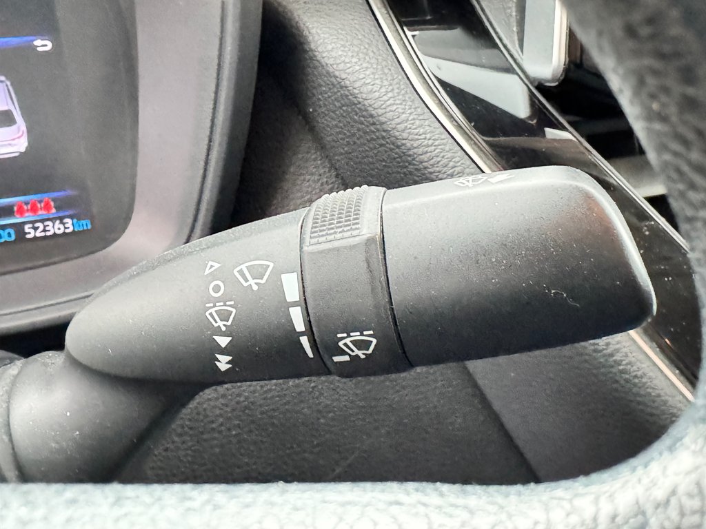 Toyota Corolla LE / BAS KILOS / ULTRA FIABLE !!! / 2021 à Thetford Mines, Québec - 35 - w1024h768px