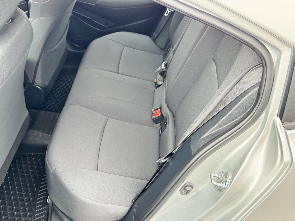 Toyota Corolla LE / BAS KILOS / ULTRA FIABLE !!! / 2021 à Thetford Mines, Québec - 52 - w1024h768px
