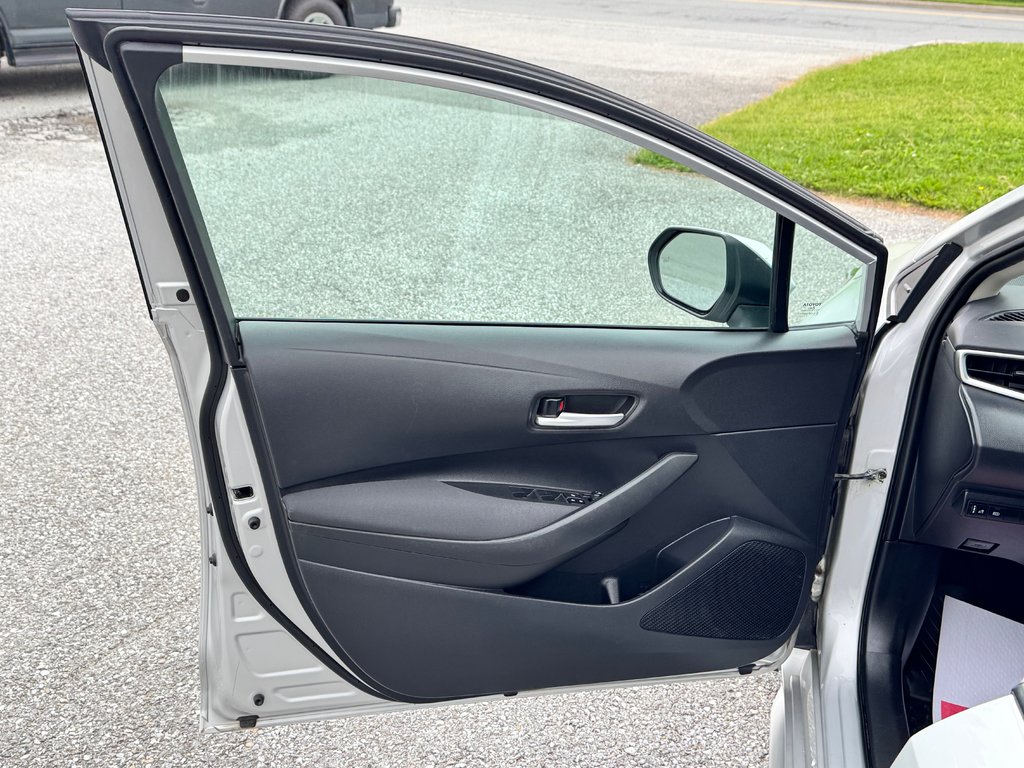 Toyota Corolla LE / BAS KILOS / ULTRA FIABLE !!! / 2021 à Thetford Mines, Québec - 24 - w1024h768px
