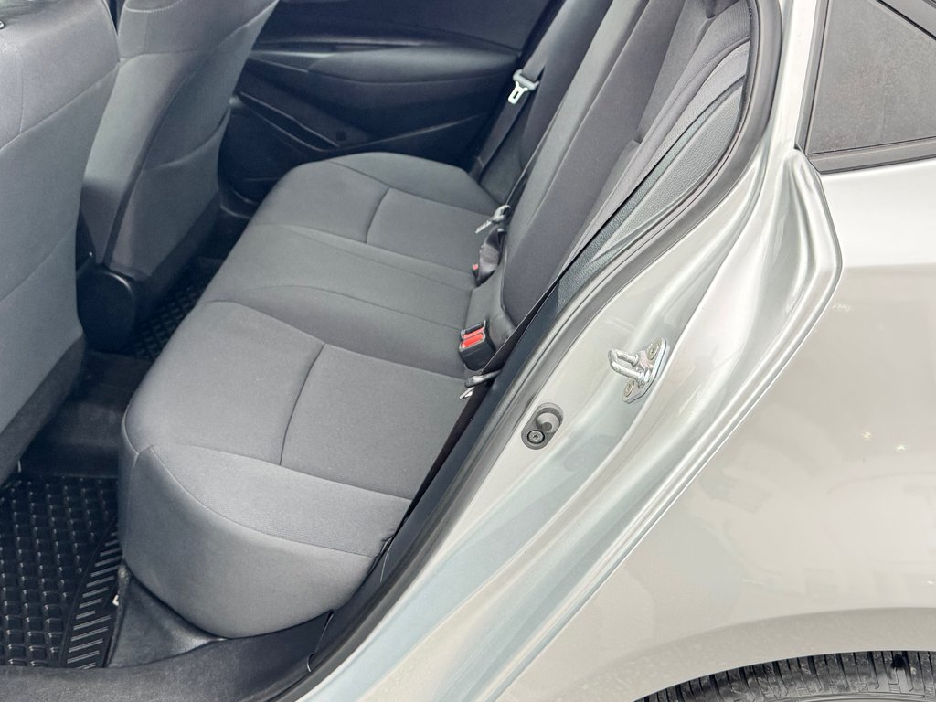Toyota Corolla LE / BAS KILOS / ULTRA FIABLE !!! / 2021 à Thetford Mines, Québec - 53 - w1024h768px