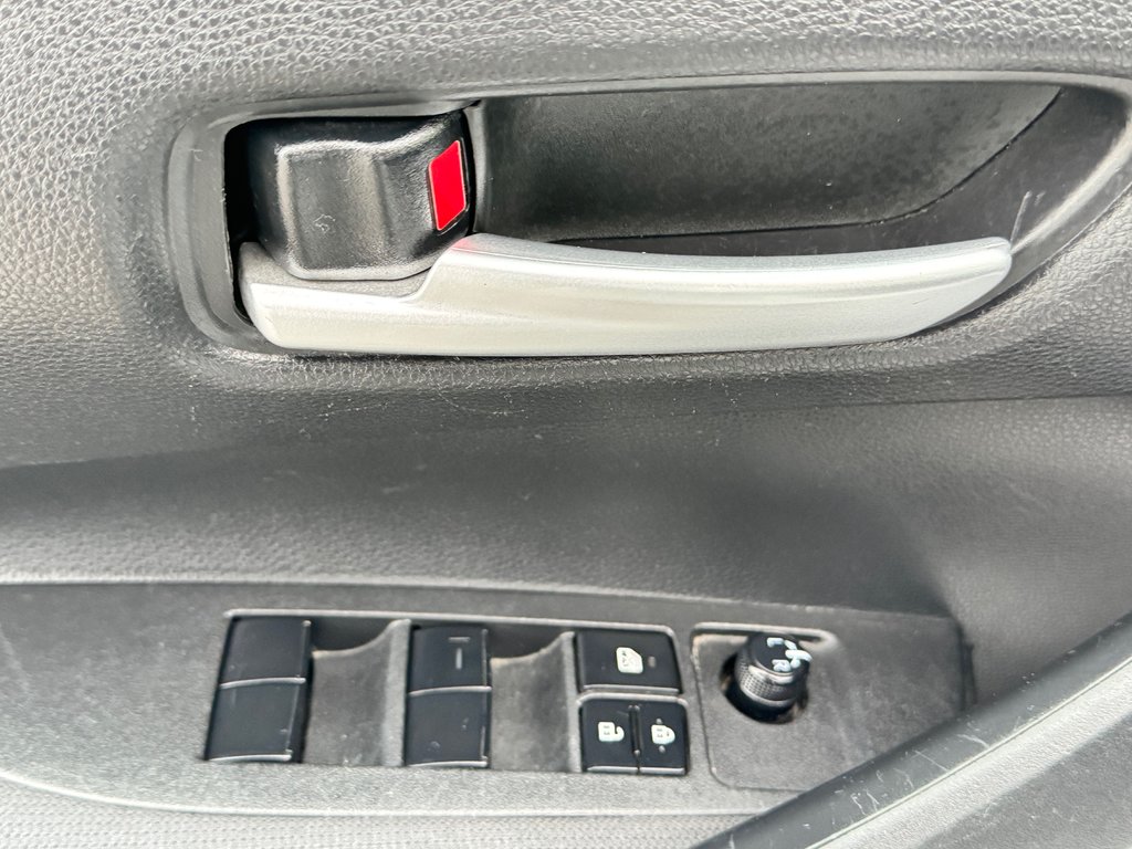 Toyota Corolla LE / BAS KILOS / ULTRA FIABLE !!! / 2021 à Thetford Mines, Québec - 25 - w1024h768px