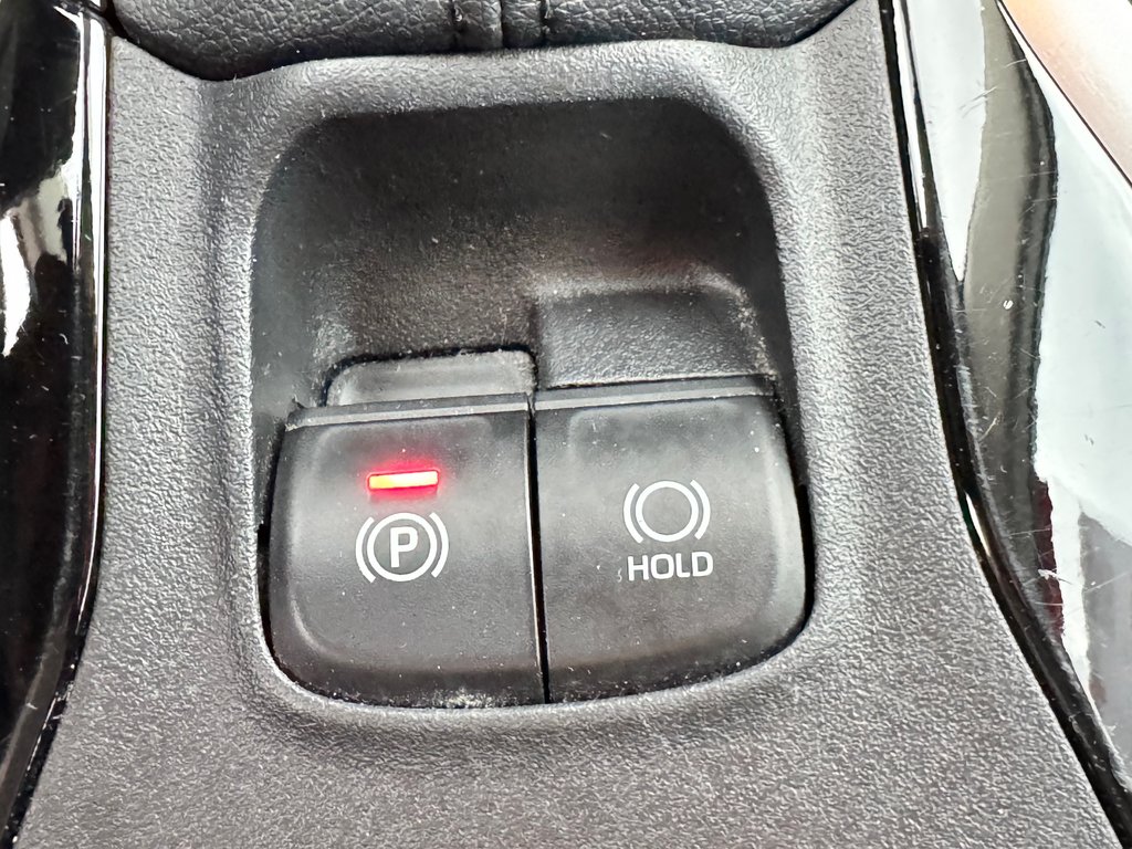 Toyota Corolla LE / BAS KILOS / ULTRA FIABLE !!! / 2021 à Thetford Mines, Québec - 44 - w1024h768px