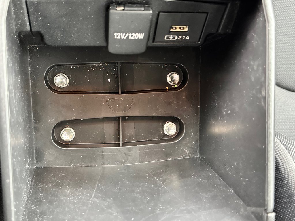 Toyota Corolla LE / BAS KILOS / ULTRA FIABLE !!! / 2021 à Thetford Mines, Québec - 47 - w1024h768px