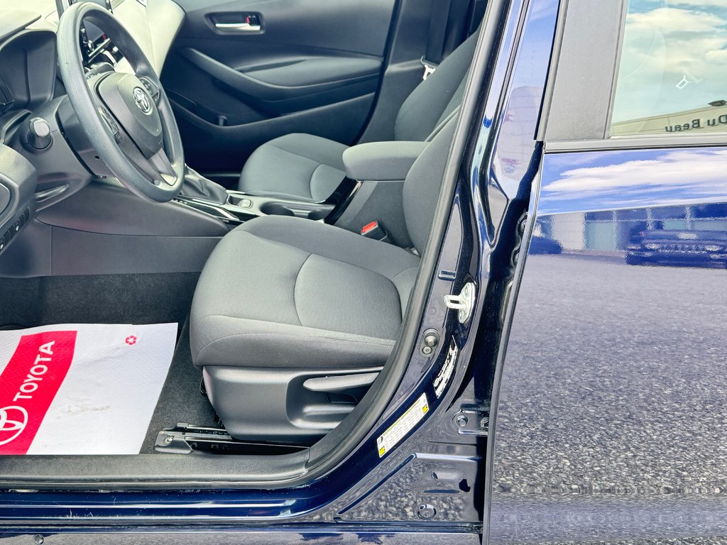 Toyota Corolla LE / BAS KILOS / VALEUR DE REVENTE ÉLEVÉE / 2021 à Thetford Mines, Québec - 25 - w1024h768px