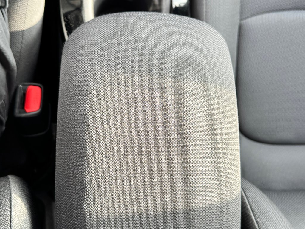 Toyota Corolla LE / BAS KILOS / VALEUR DE REVENTE ÉLEVÉE / 2021 à Thetford Mines, Québec - 43 - w1024h768px