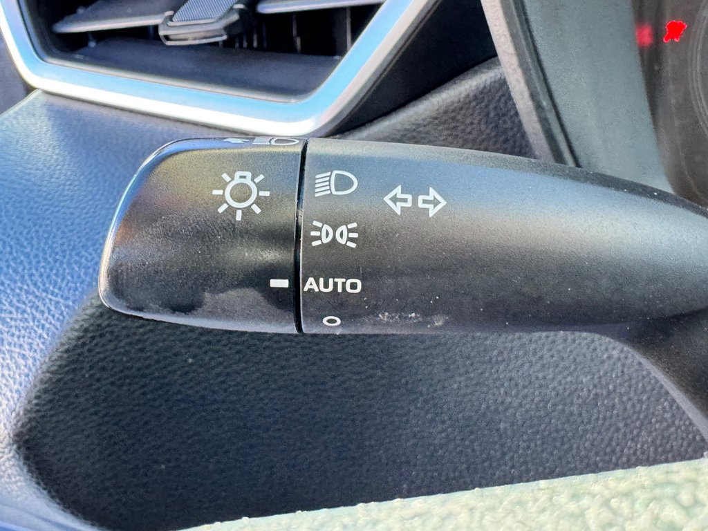 2021 Toyota Corolla LE / AUTOM / PRIX IMBATTABLE !!! / in Thetford Mines, Quebec - 32 - w1024h768px