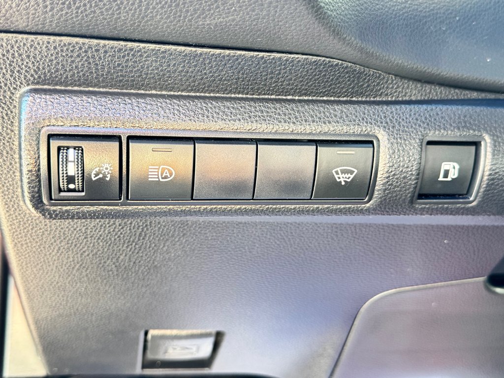 2021 Toyota Corolla HYBRID / 1 SEUL PROPRIETAIRE / INSPECTÉ in Thetford Mines, Quebec - 29 - w1024h768px