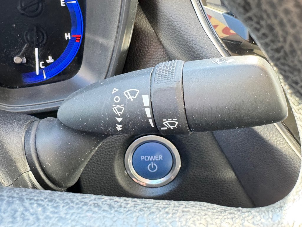 2021 Toyota Corolla HYBRID / 1 SEUL PROPRIETAIRE / INSPECTÉ in Thetford Mines, Quebec - 35 - w1024h768px