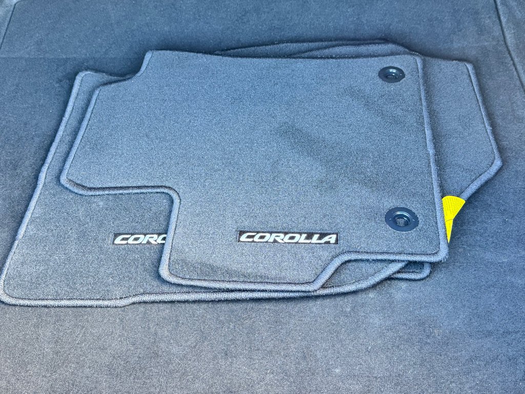 2021 Toyota Corolla HYBRID / 1 SEUL PROPRIETAIRE / INSPECTÉ in Thetford Mines, Quebec - 53 - w1024h768px