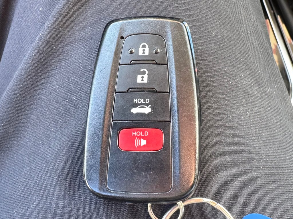 2021 Toyota Corolla HYBRID / 1 SEUL PROPRIETAIRE / INSPECTÉ in Thetford Mines, Quebec - 49 - w1024h768px