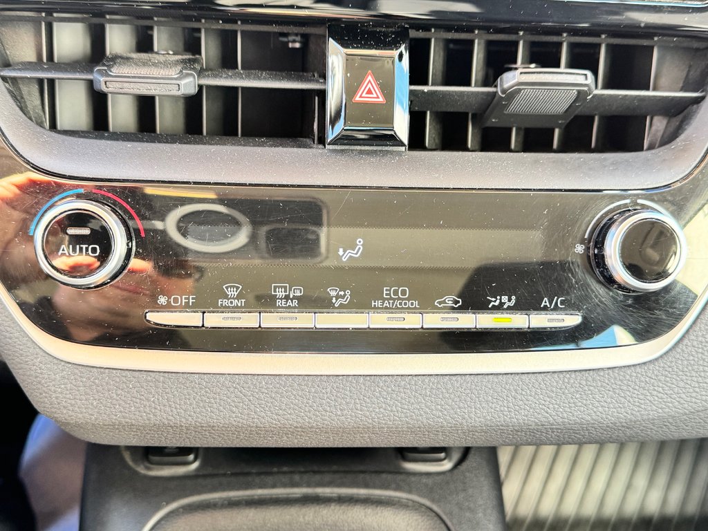 2021 Toyota Corolla HYBRID / 1 SEUL PROPRIETAIRE / INSPECTÉ in Thetford Mines, Quebec - 39 - w1024h768px