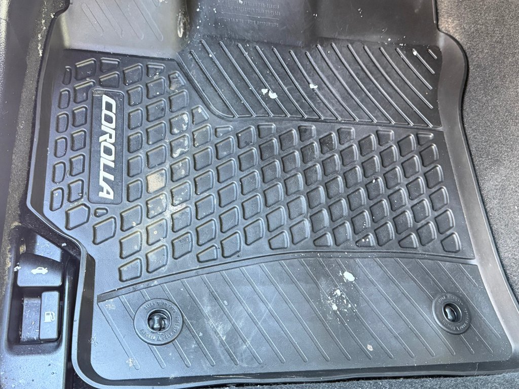 Toyota Corolla LE / AUTOM / MAGS / BAS KILOS / FIABILITÉ / 2021 à Thetford Mines, Québec - 30 - w1024h768px