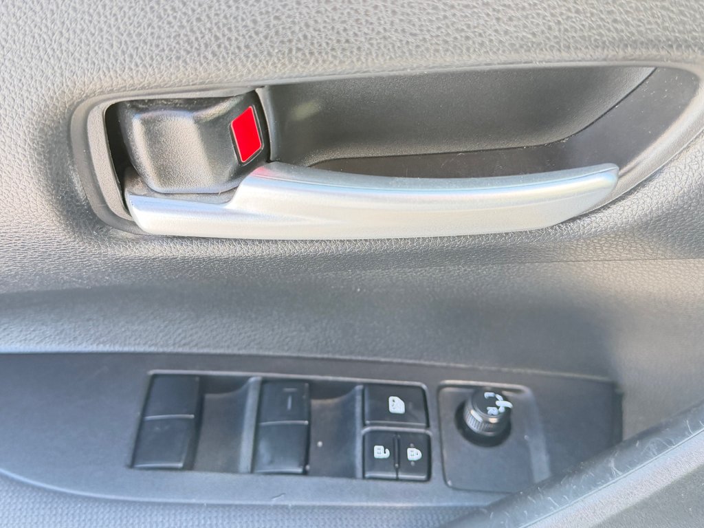 Toyota Corolla LE / AUTOM / MAGS / BAS KILOS / FIABILITÉ / 2021 à Thetford Mines, Québec - 24 - w1024h768px