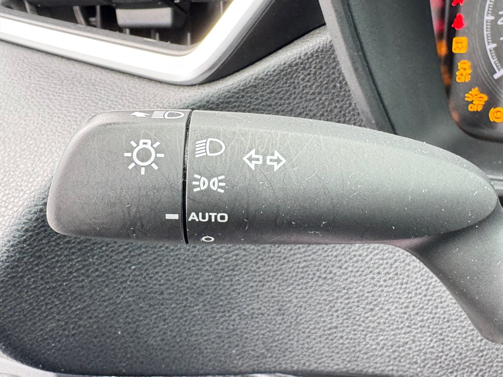 2021 Toyota Corolla LE / AUTOM / MAGS / BAS KILOS / FIABILITÉ / in Thetford Mines, Quebec - 33 - w1024h768px