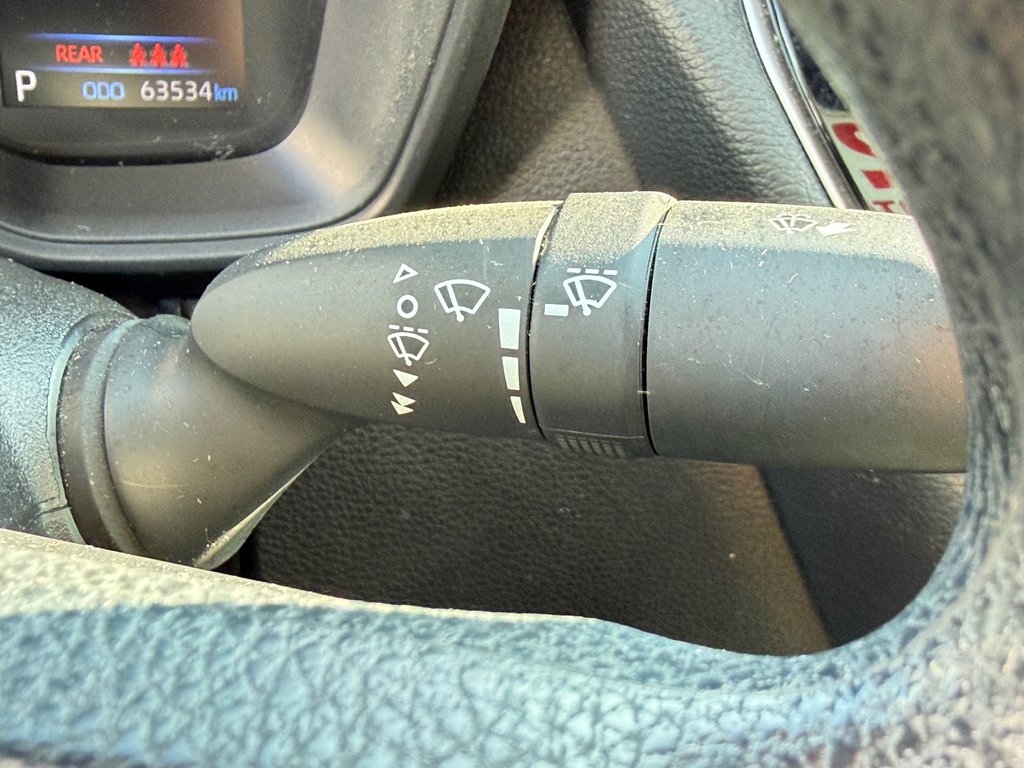2021 Toyota Corolla LE / AUTOM / BAS KILOS / TRÈS ÉCONOMIQUE / in Thetford Mines, Quebec - 31 - w1024h768px