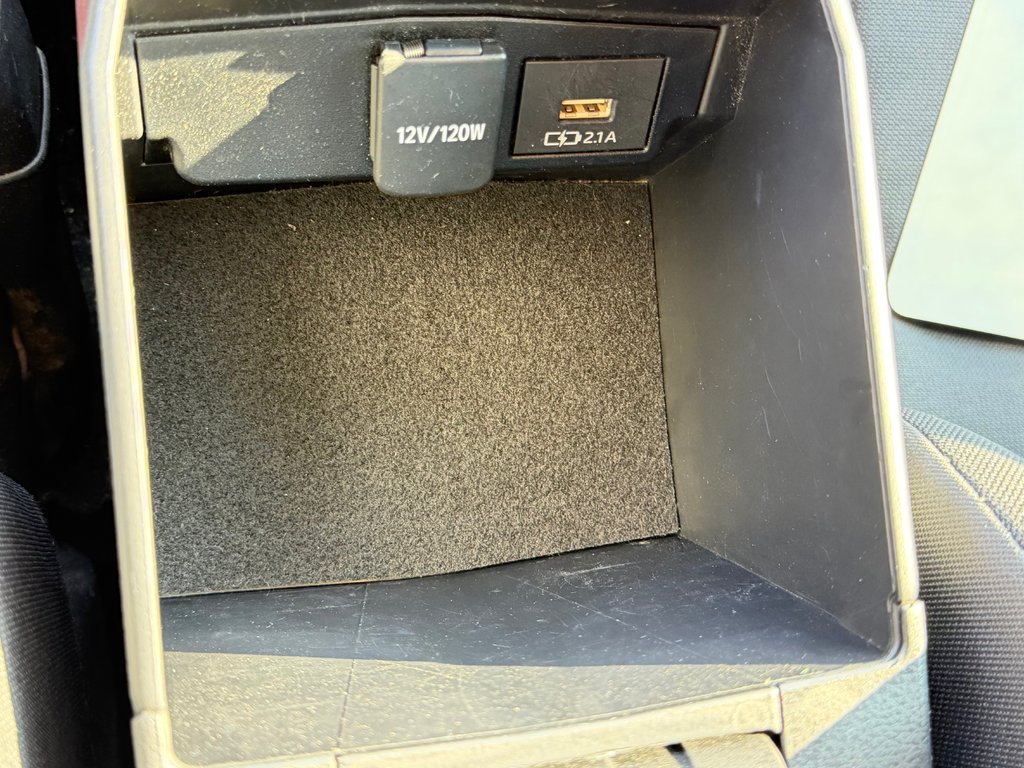 2021 Toyota Corolla LE / AUTOM / BAS KILOS / TRÈS ÉCONOMIQUE / in Thetford Mines, Quebec - 42 - w1024h768px