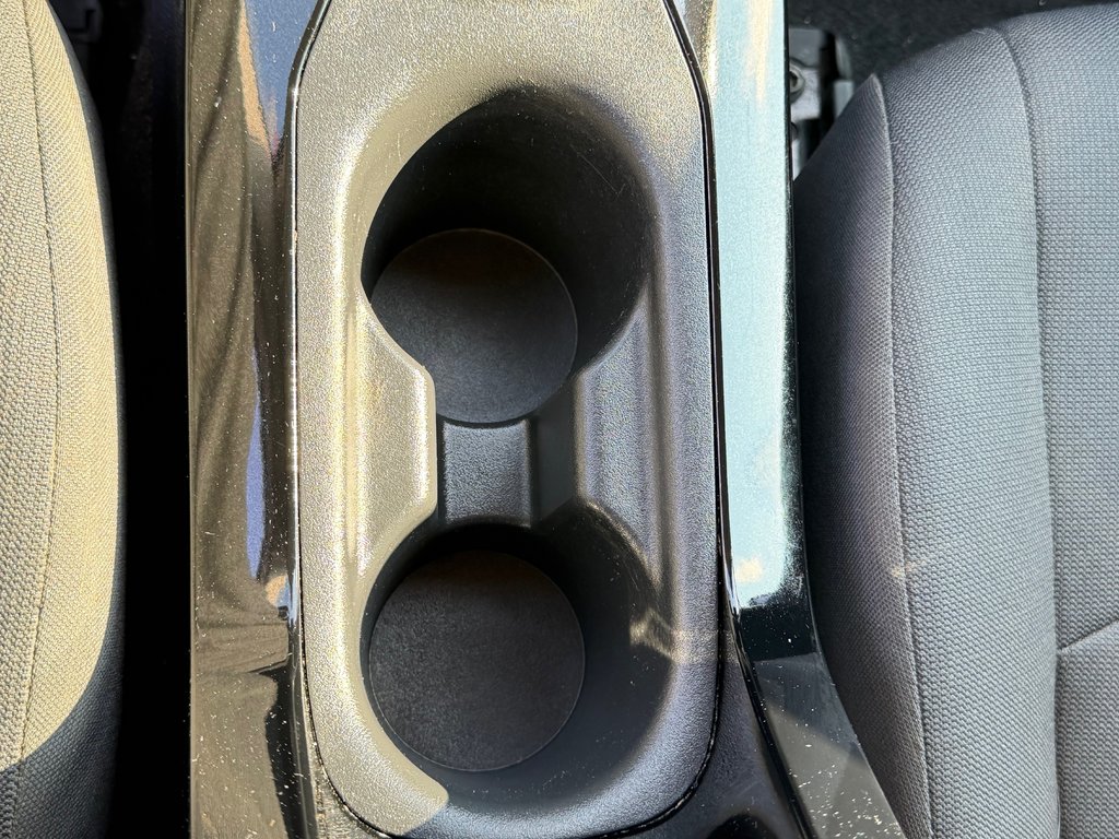 2021 Toyota Corolla LE / AUTOM / BAS KILOS / TRÈS ÉCONOMIQUE / in Thetford Mines, Quebec - 40 - w1024h768px