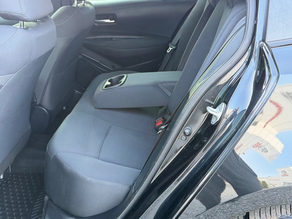 2021 Toyota Corolla LE / AUTOM / BAS KILOS / TRÈS ÉCONOMIQUE / in Thetford Mines, Quebec - 46 - w1024h768px