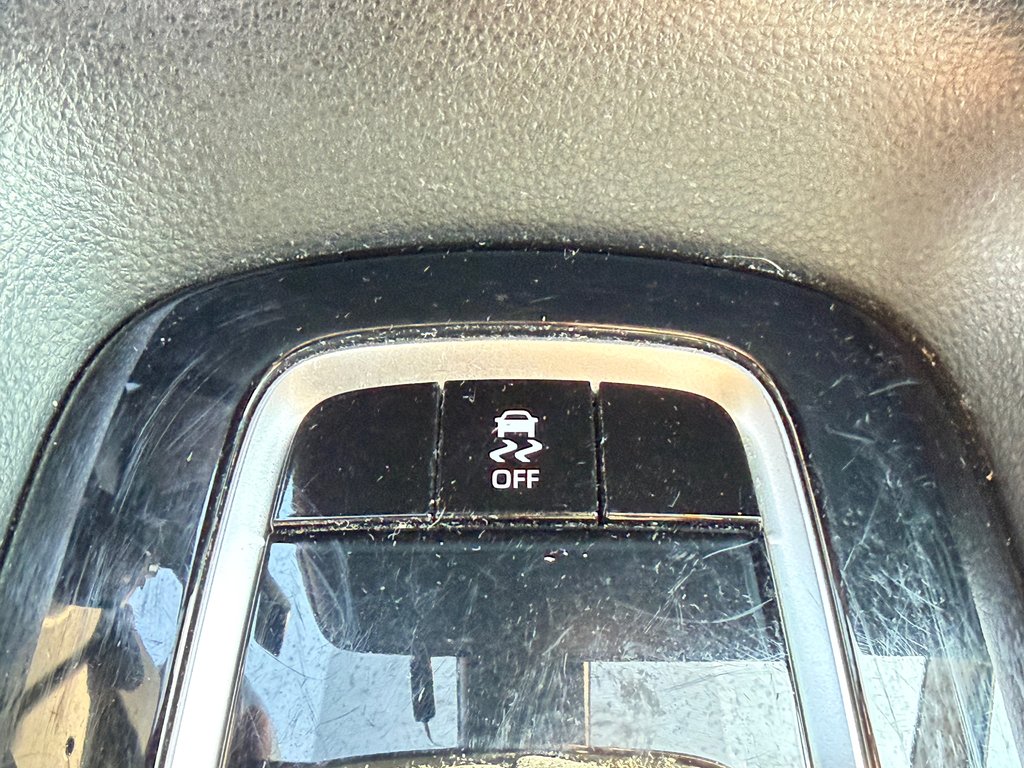 2021 Toyota Corolla LE / AUTOM / BAS KILOS / TRÈS ÉCONOMIQUE / in Thetford Mines, Quebec - 37 - w1024h768px