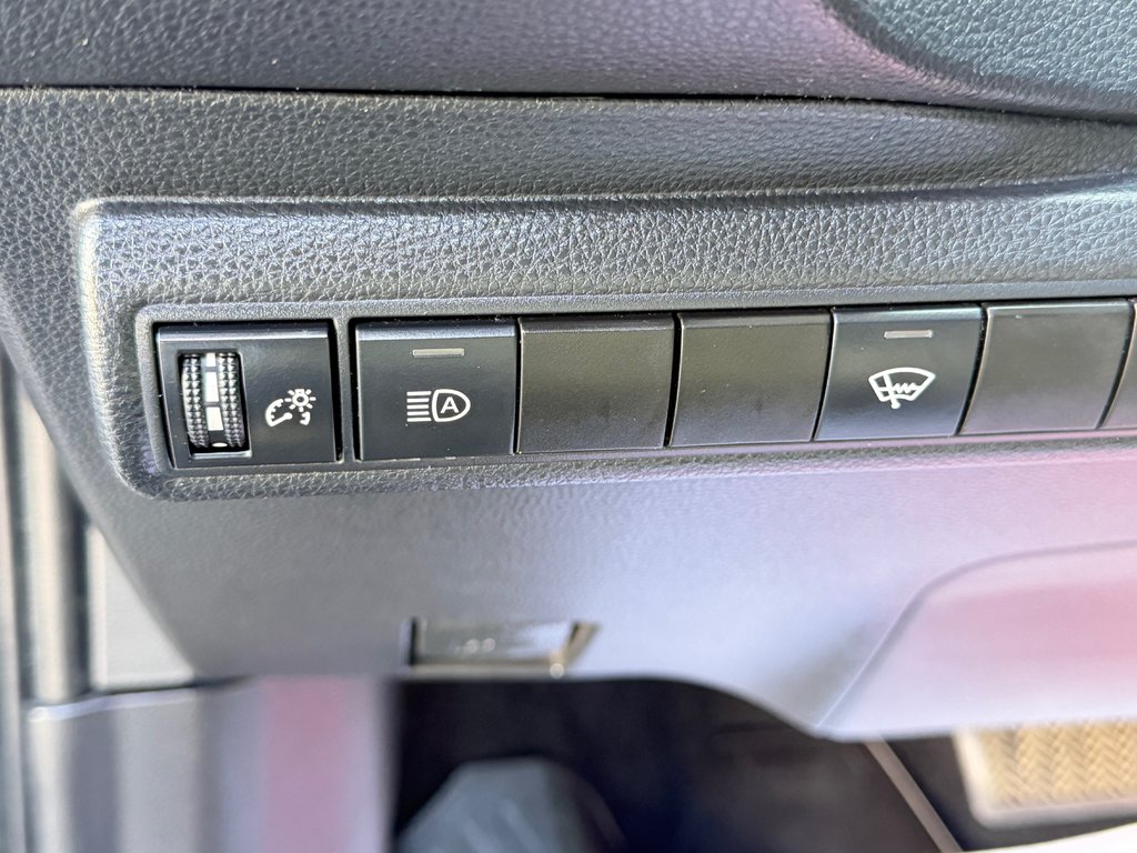 2021 Toyota Corolla LE / AUTOM / BAS KILOS / TRÈS ÉCONOMIQUE / in Thetford Mines, Quebec - 26 - w1024h768px