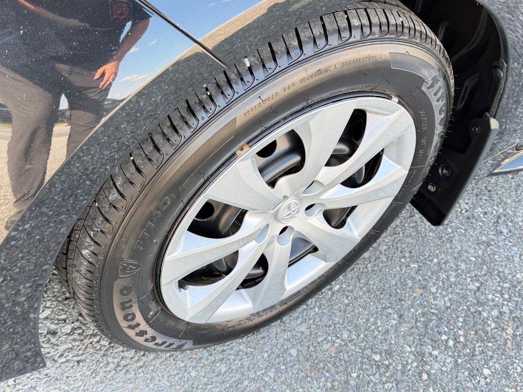 2021 Toyota Corolla LE / AUTOM / BAS KILOS / TRÈS ÉCONOMIQUE / in Thetford Mines, Quebec - 12 - w1024h768px