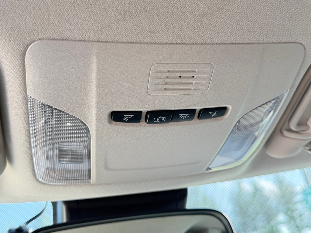 2021 Toyota Corolla LE / AUTOM / BAS KILOS / TRÈS ÉCONOMIQUE / in Thetford Mines, Quebec - 44 - w1024h768px